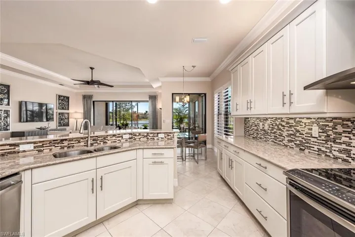 2863  Cinnamon Bay  CIR, Naples, FL 34119