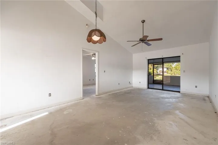 3742 Sw 8th Ct 108, Cape Coral, Florida 33914