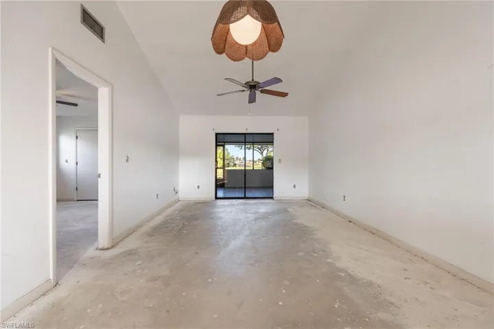 3742 Sw 8th Ct 108, Cape Coral, Florida 33914