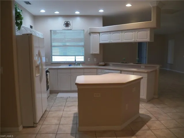 Kitchen showing the island