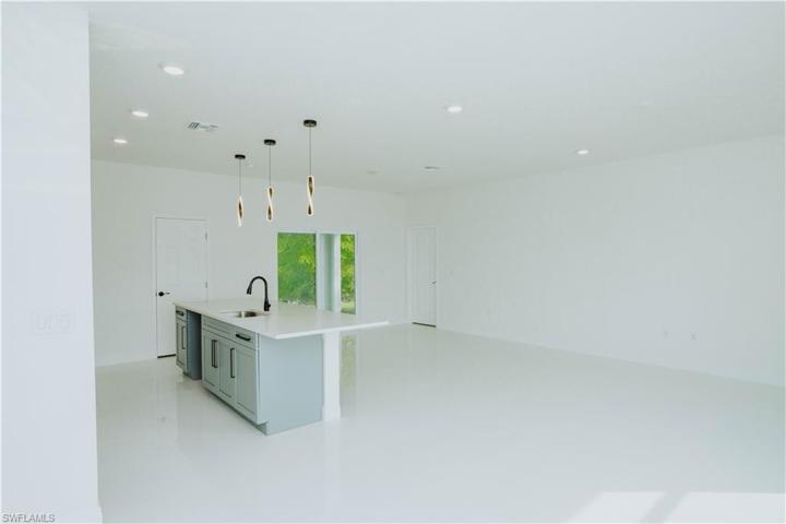 3801 E 10th ST, LEHIGH ACRES FL 33972