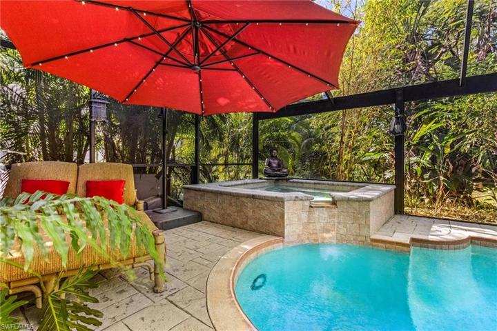 Solar Heated Pool with Spa to Enjoy Year-round