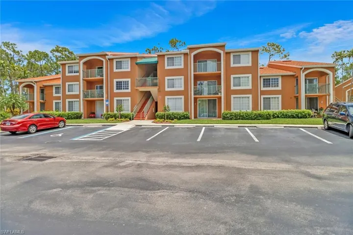 1240 Wildwood Lakes Blvd 104, Naples, Florida 34104