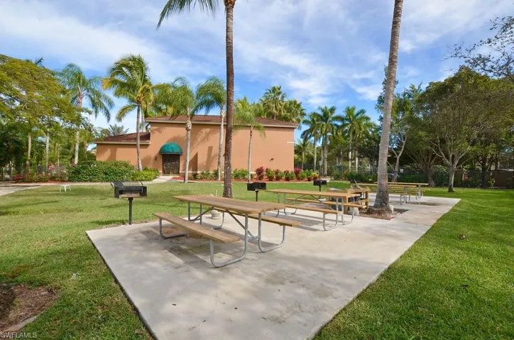 1240 Wildwood Lakes Blvd 104, Naples, Florida 34104