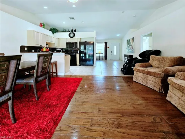 2640  4th NE AVE, Naples, FL 34120