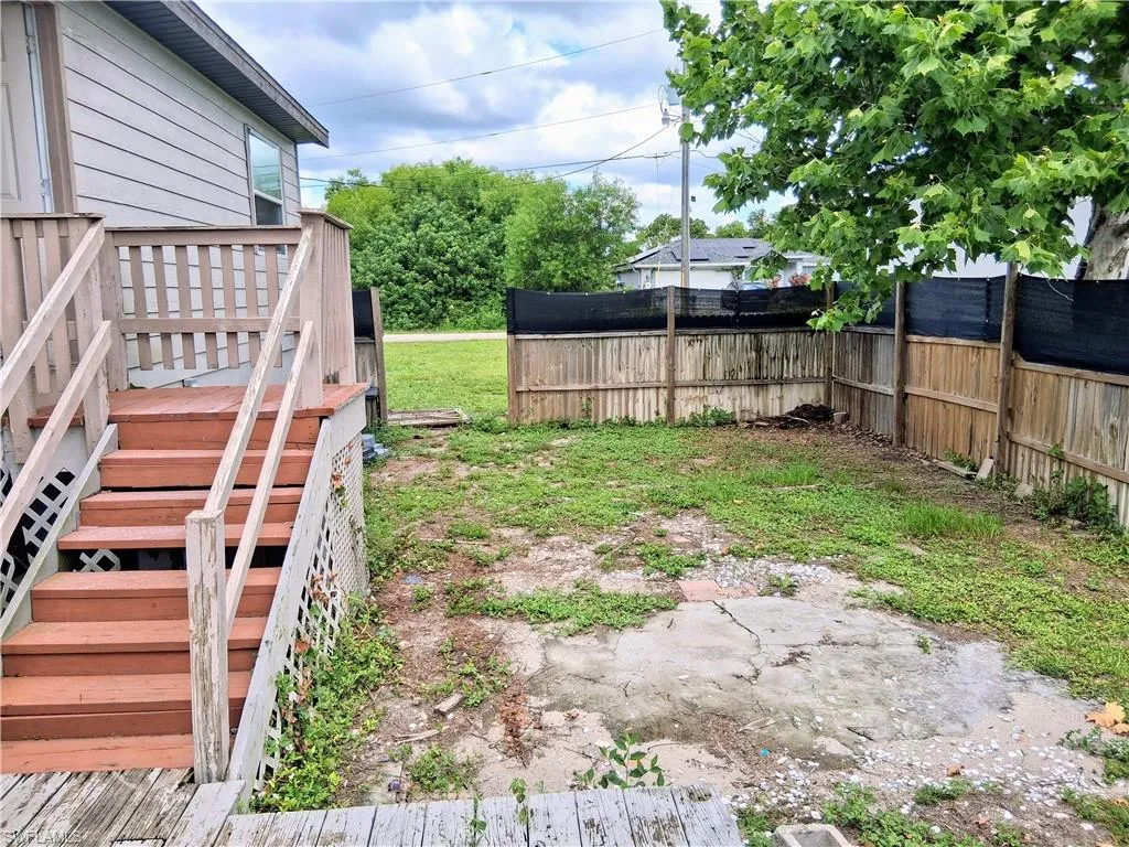 3720 1st ST, Lehigh Acres, FL 33976,2025000029