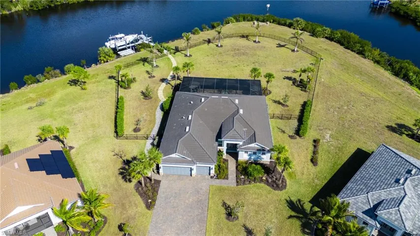 Quick access to Charlotte Harbor