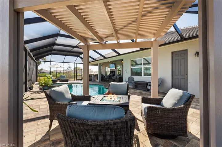 Cozy pergola and fire pit