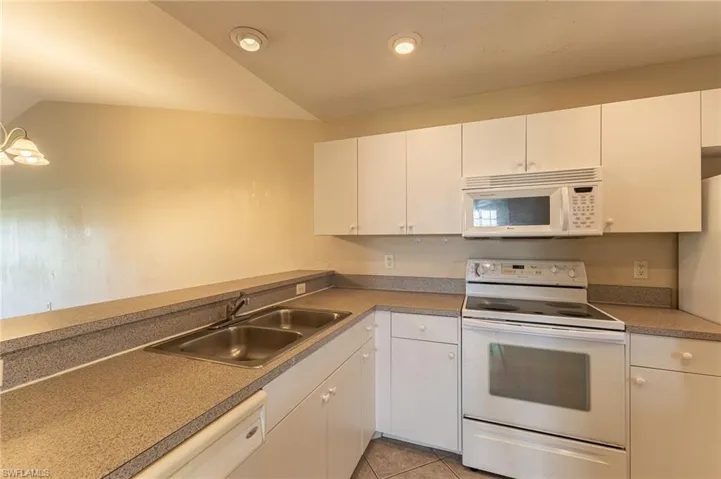 717 SE 8th  ST, Cape Coral, FL 33990