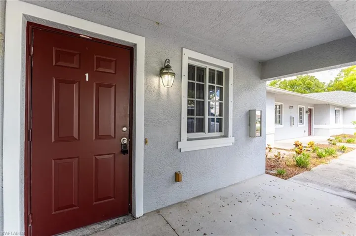 717 SE 8th  ST, Cape Coral, FL 33990