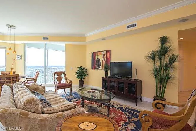 295  Grande  WAY, Naples, FL 34110