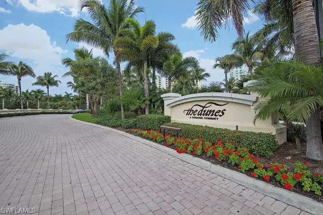 295  Grande  WAY, Naples, FL 34110