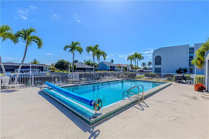 4549 SE 5th  PL, Cape Coral, FL 33904