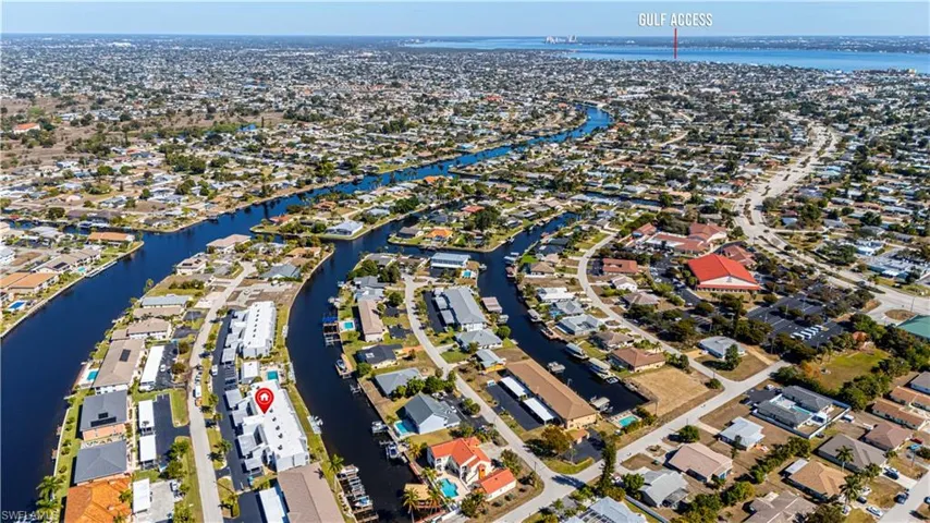 4549 SE 5th  PL, Cape Coral, FL 33904