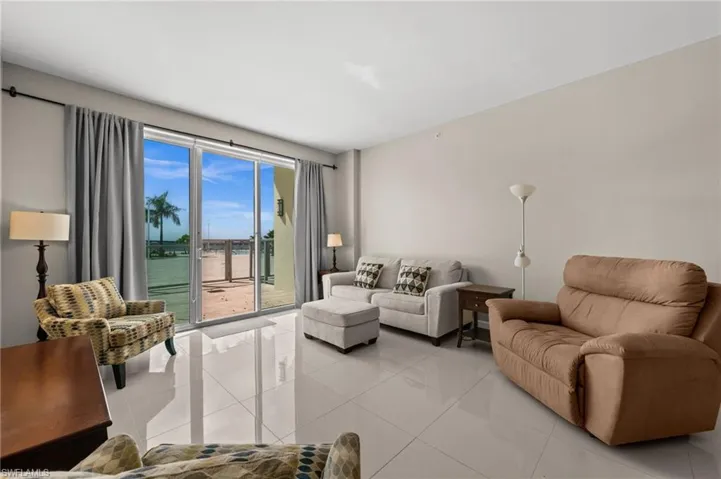 3000 Oasis Grand Blvd 401, Fort Myers, Florida 33916
