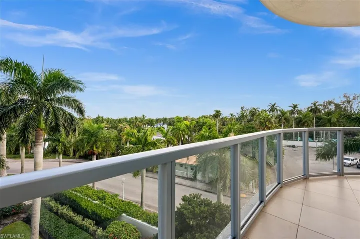 3000 Oasis Grand Blvd 401, Fort Myers, Florida 33916