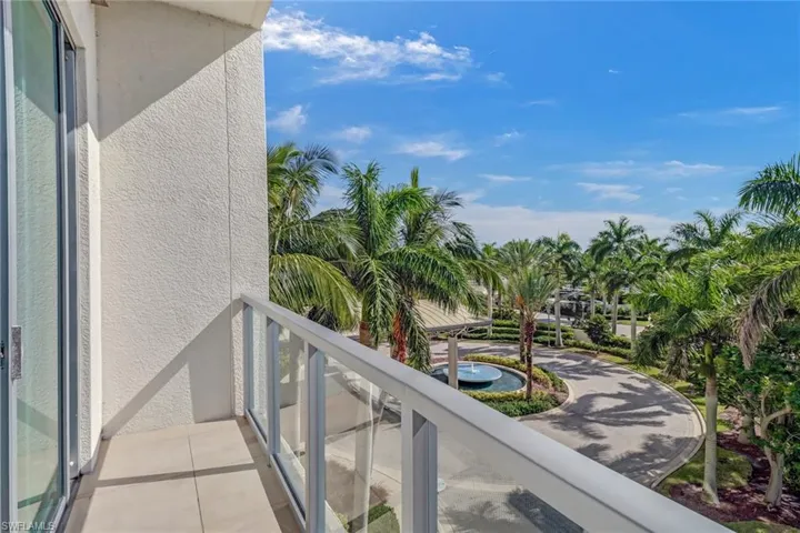 3000 Oasis Grand Blvd 401, Fort Myers, Florida 33916