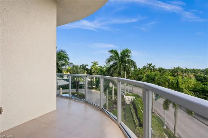 3000 Oasis Grand Blvd 401, Fort Myers, Florida 33916