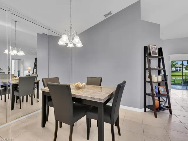 Dining Area w/ Custom Mirror