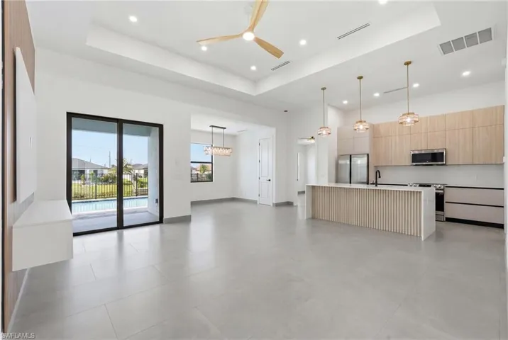 6 Nw 9th St, Cape Coral, Florida 33993