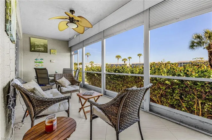 Another view of the expansive lanai.