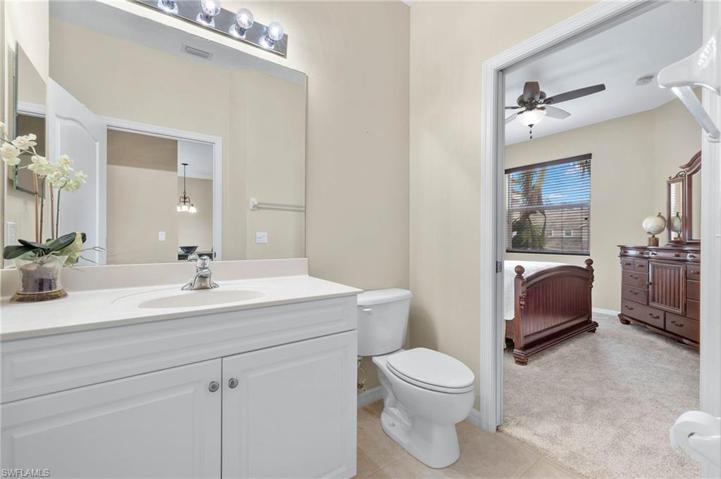 Hall/Guest Bathroom
