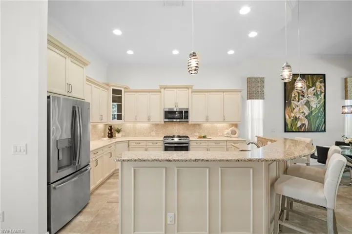 6541  Roma  WAY, Naples, FL 34113