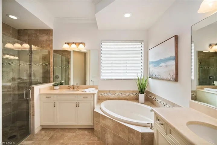 6541  Roma  WAY, Naples, FL 34113