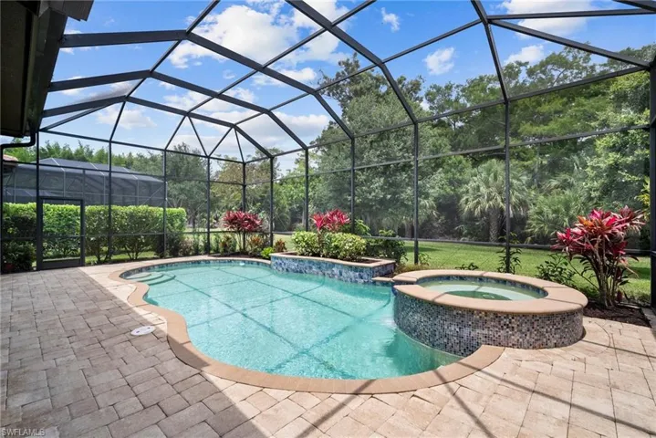 6541  Roma  WAY, Naples, FL 34113