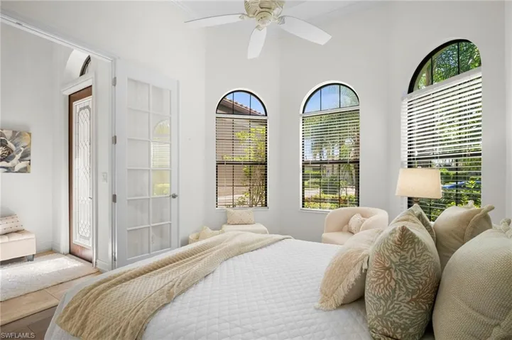 6541  Roma  WAY, Naples, FL 34113