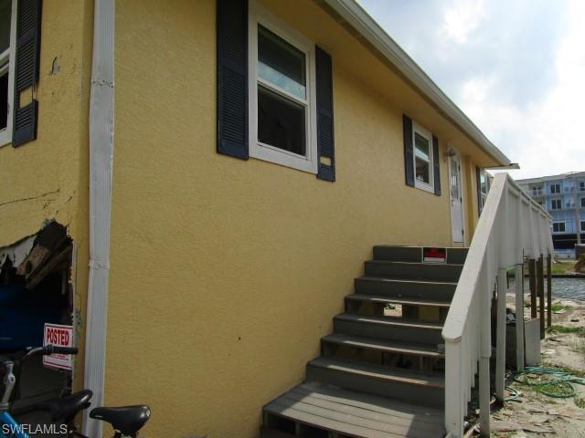 Right side entrance