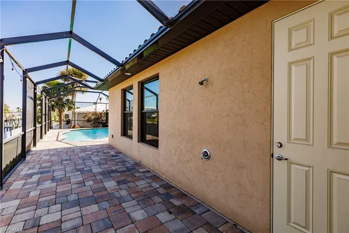 Access to lanai and outdoor shower directly from the half bathroom