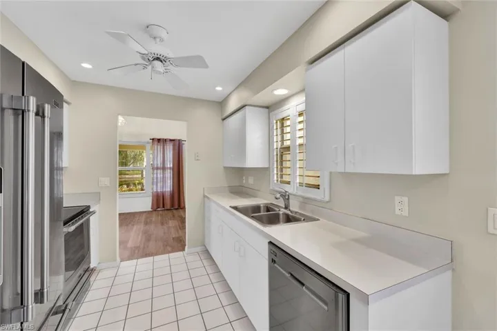 Plenty of room in this kitchen for 2 chefs!