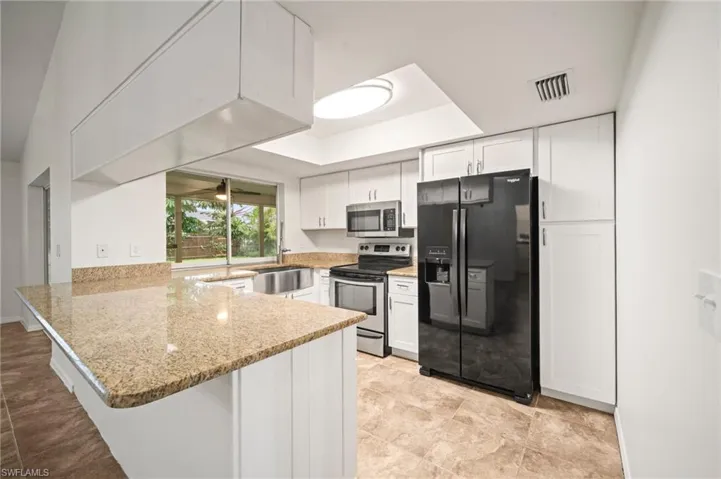 210 Ne 10th Ave, Cape Coral, Florida 33909