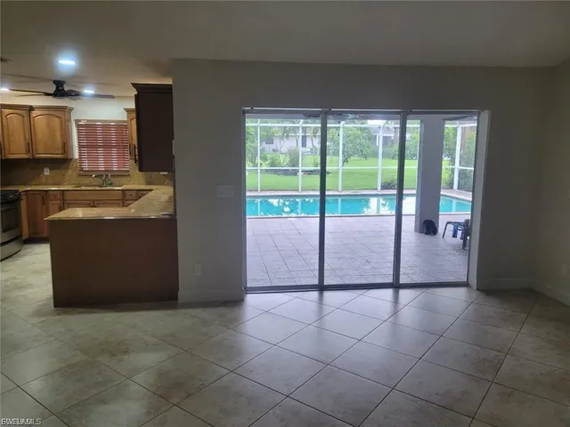 1124 Se 4th St, Cape Coral, Florida 33990