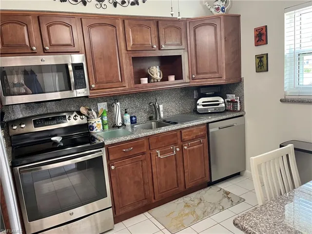6841  Sandtrap  DR, Fort Myers, FL 33919