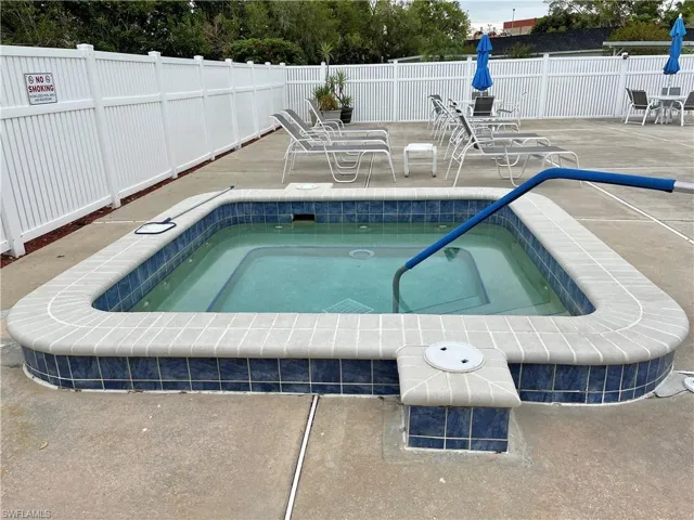 6841  Sandtrap  DR, Fort Myers, FL 33919
