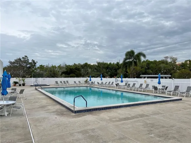 6841  Sandtrap  DR, Fort Myers, FL 33919