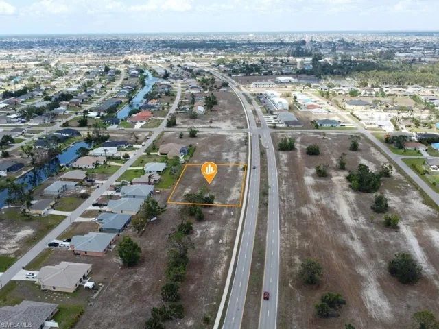 1102  Skyline  BLVD, Cape Coral, FL 33991