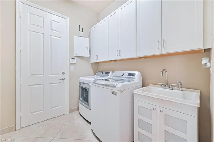 11663  Oakwood Preserve  PL, Fort Myers, FL 33913