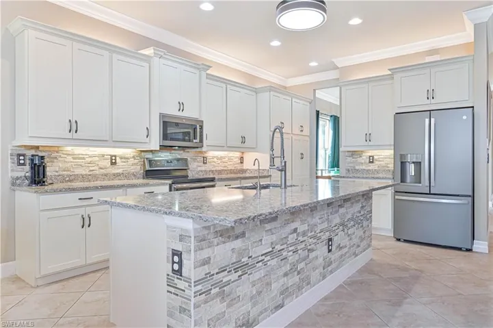 11663  Oakwood Preserve  PL, Fort Myers, FL 33913