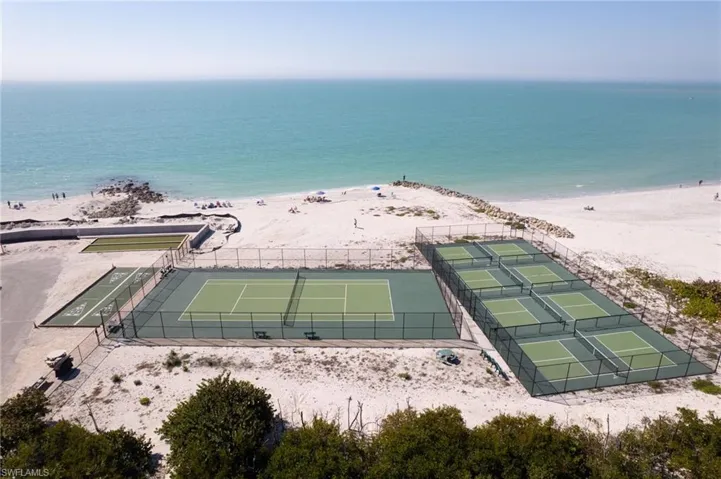 Community tennis and pickle ball courts!