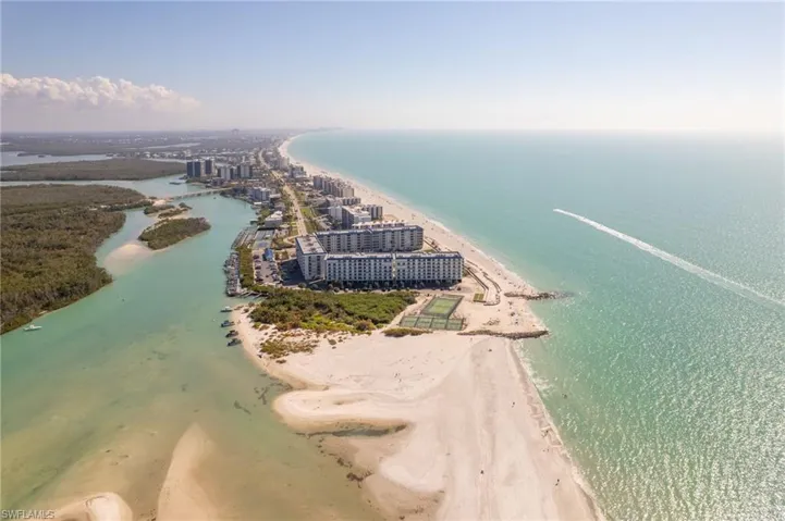 Welcome to the end of Little Hickory Island...