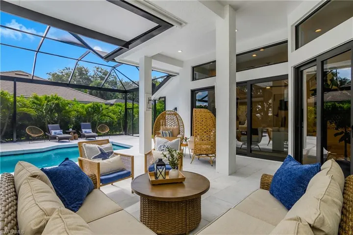 Covered lanai seating