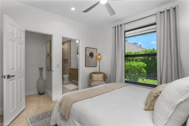 Guest Room 3 with en suite bathroom