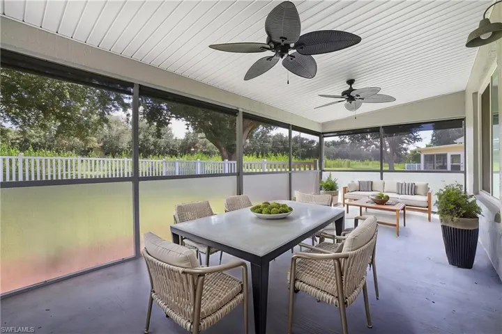 Sunroom with ceiling fan