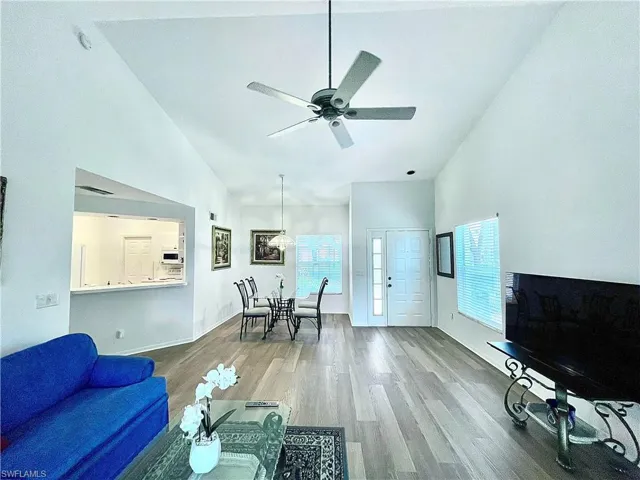 685 Windsor Sq 101, Naples, Florida 34104