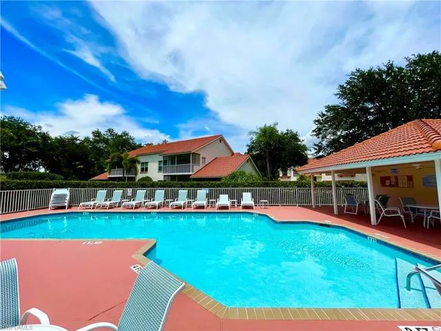 685 Windsor Sq 101, Naples, Florida 34104