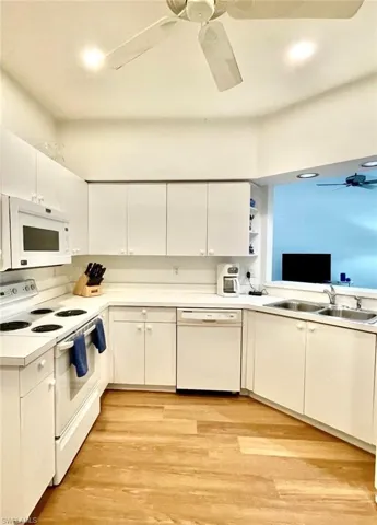 685 Windsor Sq 101, Naples, Florida 34104