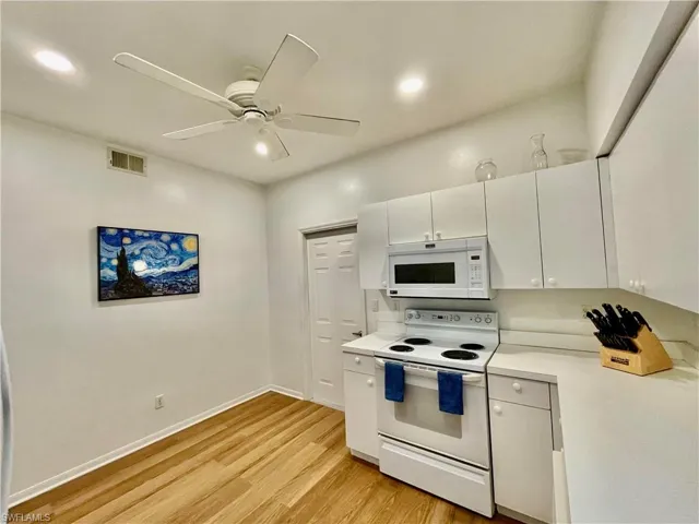 685 Windsor Sq 101, Naples, Florida 34104